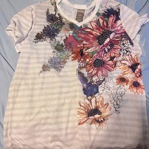 White Stag XXL tshirt with variety of water color & flowers